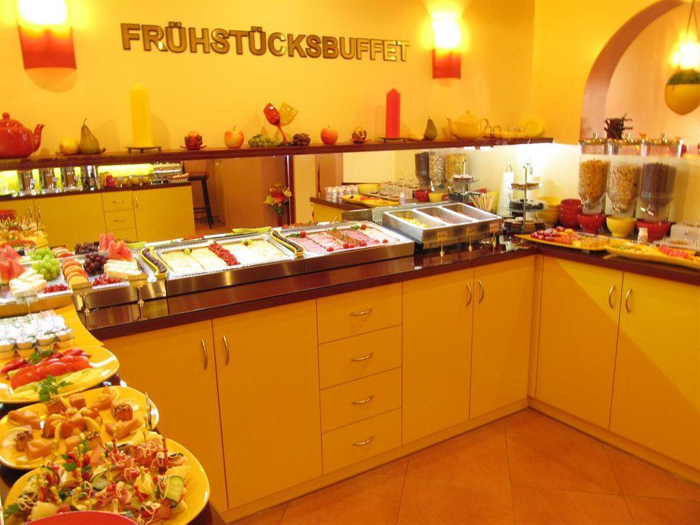 Hotel Am Hauptbahnhof Schwerin  Esterno foto