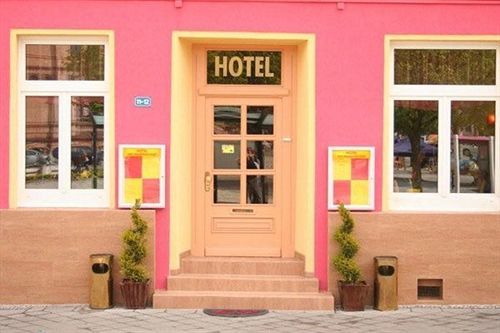 Hotel Am Hauptbahnhof Schwerin  Esterno foto