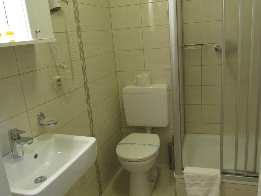Hotel Am Hauptbahnhof Schwerin  Camera foto